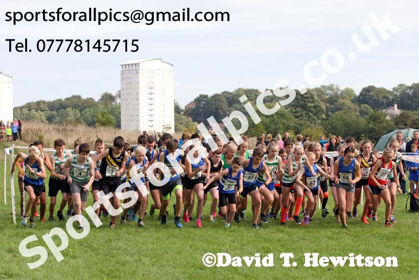 Boys and girls under-15s, Sunderland Harriers Cross Country Relays, Farringdon, Sunderland . Photo: David T. Hewitson/Sports for All Pics